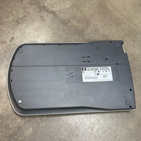 HP Scanjet 2300C Q2950A Color Flatbed Scanner USB w/ Cable - Picture 7 of 8